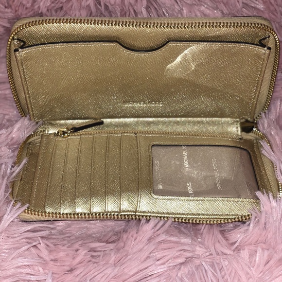 Michael Kors Gold wallet wristlet - Picture 3 of 5